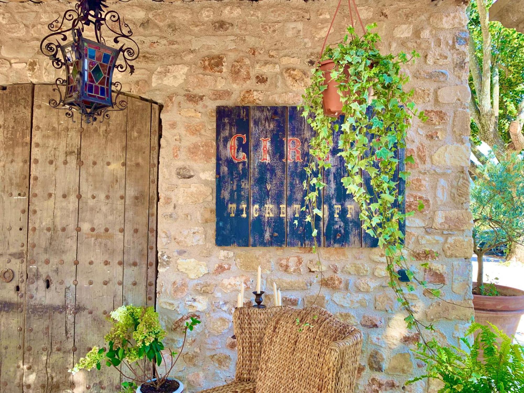 فيلا Domaine D'Egenia Roussillon en Isere المظهر الخارجي الصورة